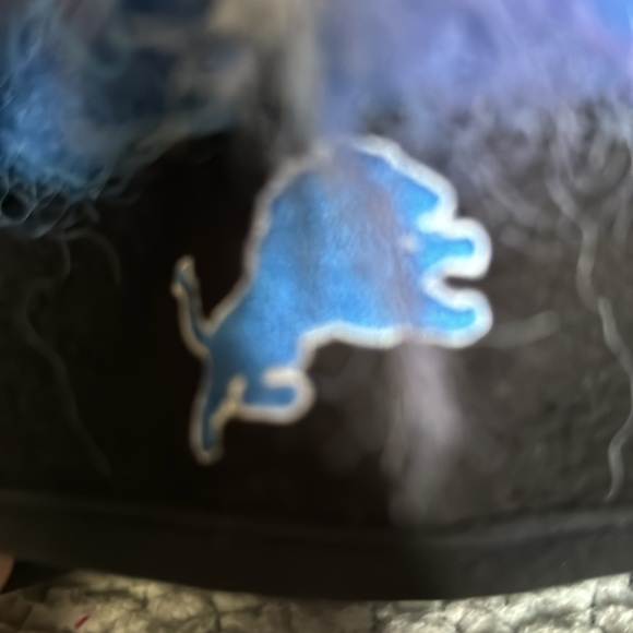 Detroit Lions Fro Hat.  One size fits most.  Embroidered logo and lettering - Picture 6 of 6